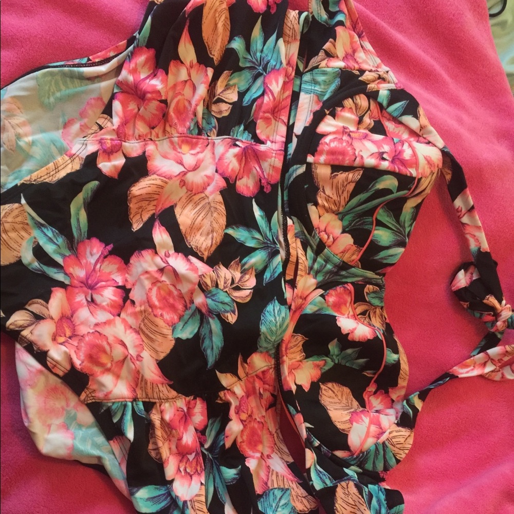 🌺Floral Bikini🌸